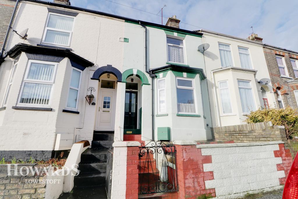 Rotterdam Road, Lowestoft 2 bed terraced house £120,000