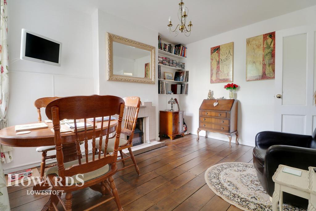 Rotterdam Road, Lowestoft 2 bed terraced house £120,000