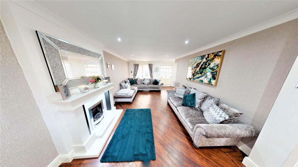 Lounge/Dining Room