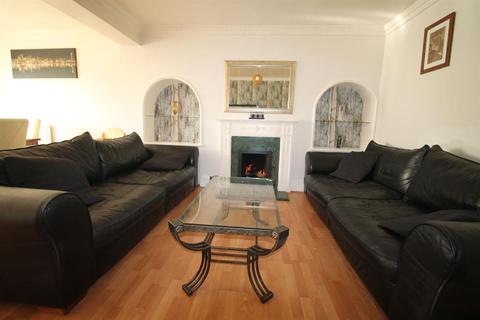 47 Birch Close, Romford, RM7 8ES