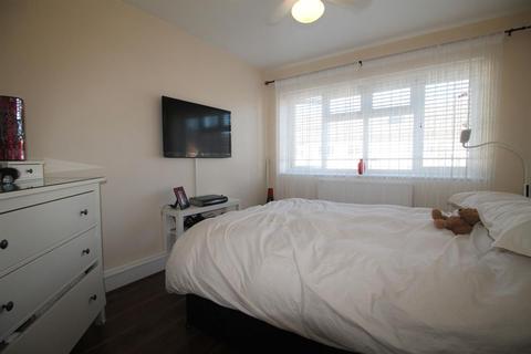 47 Birch Close, Romford, RM7 8ES