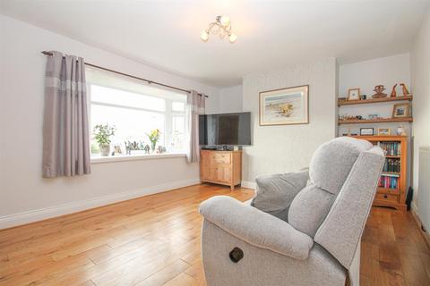 24 Kelcliffe Avenue, Guiseley, Leeds, LS20 9EW