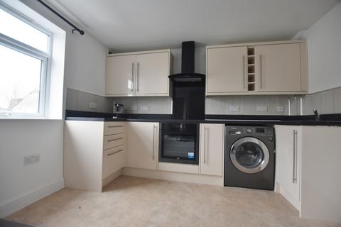 1 bedroom duplex to rent, Harwoods Road, West Watford, WD18