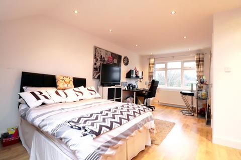 73 Palace View, Bromley, BR1 3EJ