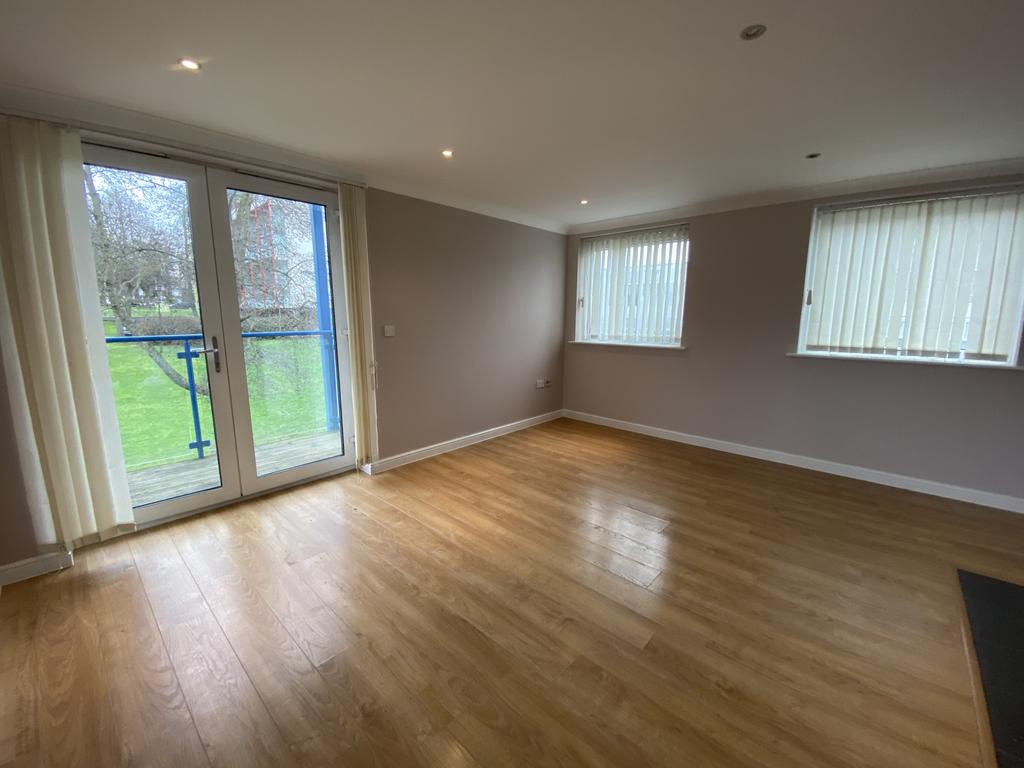 Wells Park Road, Sydenham 2 bed flat £1,275 pcm (£294 pw)