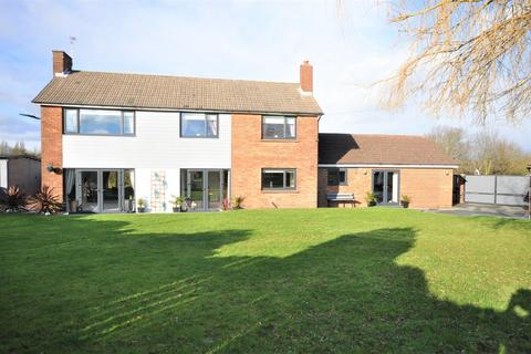 1 Brierholme Close, Hatfield, Doncaster, DN7 6EH