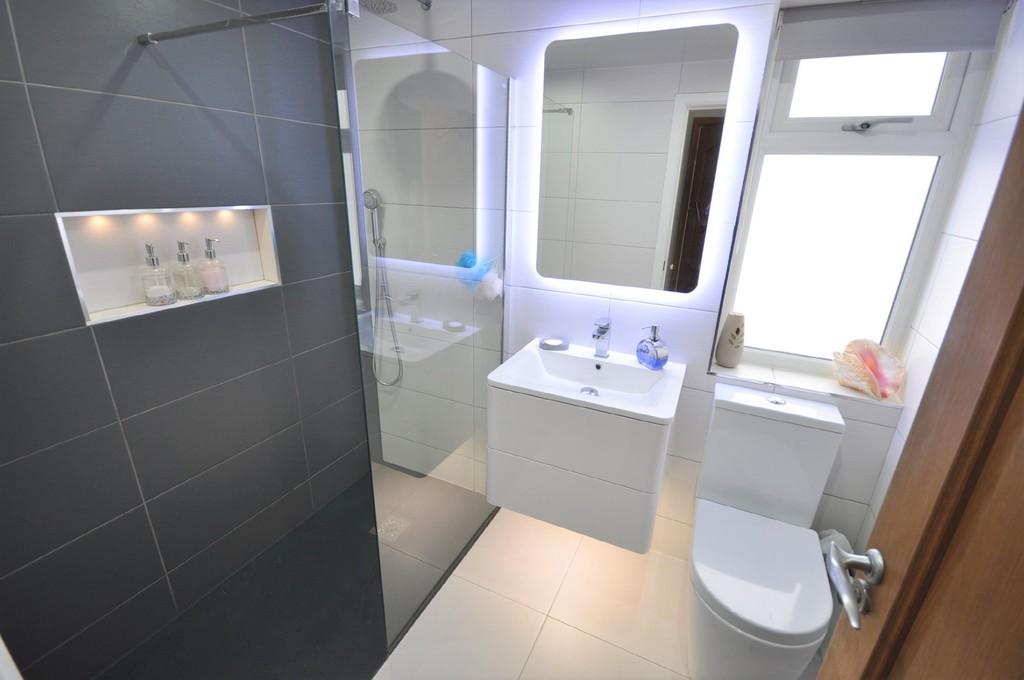 En-suite to Master Bedroom