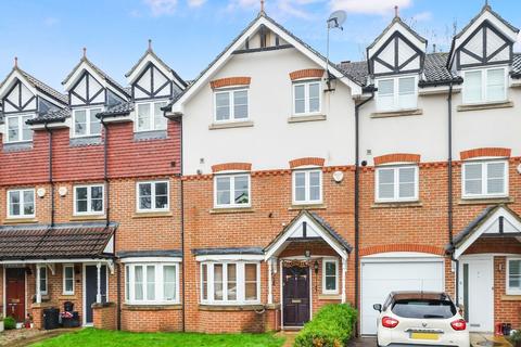 8 Healy Drive, Orpington, BR6 9LB