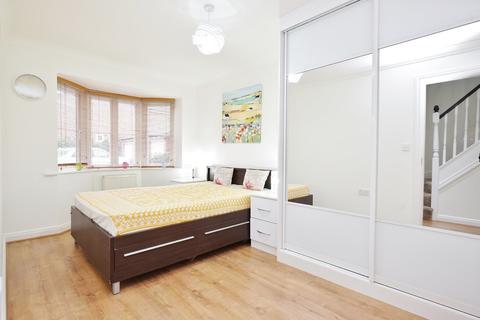 8 Healy Drive, Orpington, BR6 9LB