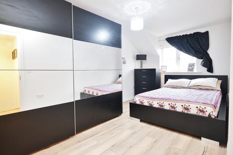 8 Healy Drive, Orpington, BR6 9LB
