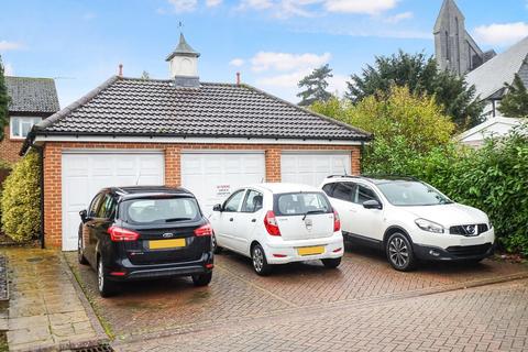 8 Healy Drive, Orpington, BR6 9LB
