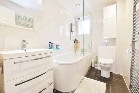 13 Turnberry Way, Orpington, BR6 8DR