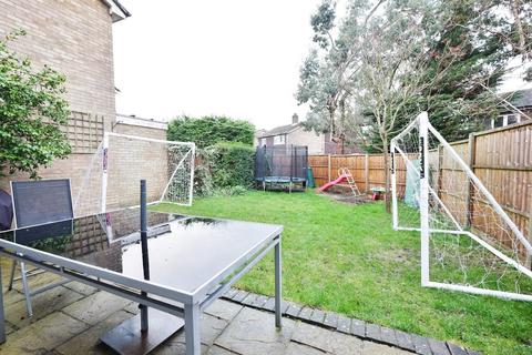 13 Turnberry Way, Orpington, BR6 8DR