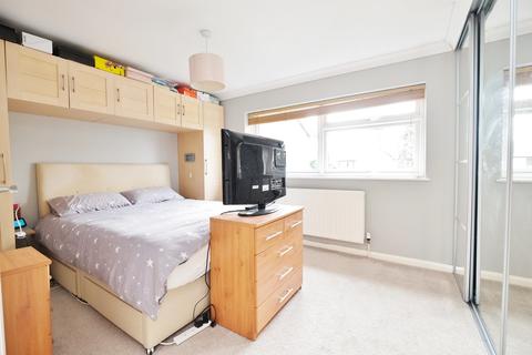 13 Turnberry Way, Orpington, BR6 8DR