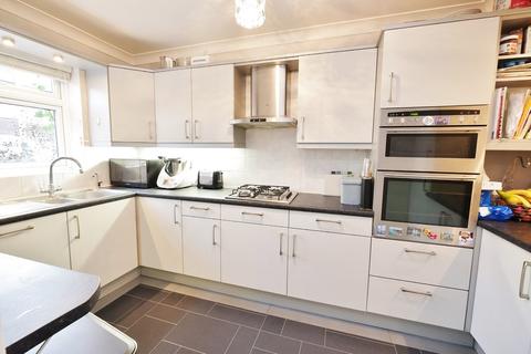 13 Turnberry Way, Orpington, BR6 8DR