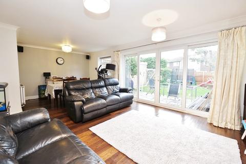 13 Turnberry Way, Orpington, BR6 8DR