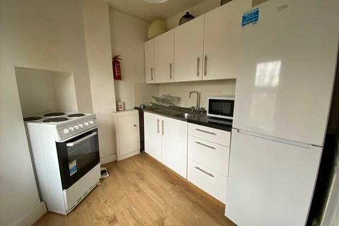 Studio to rent, Argyle Road, West Ealing