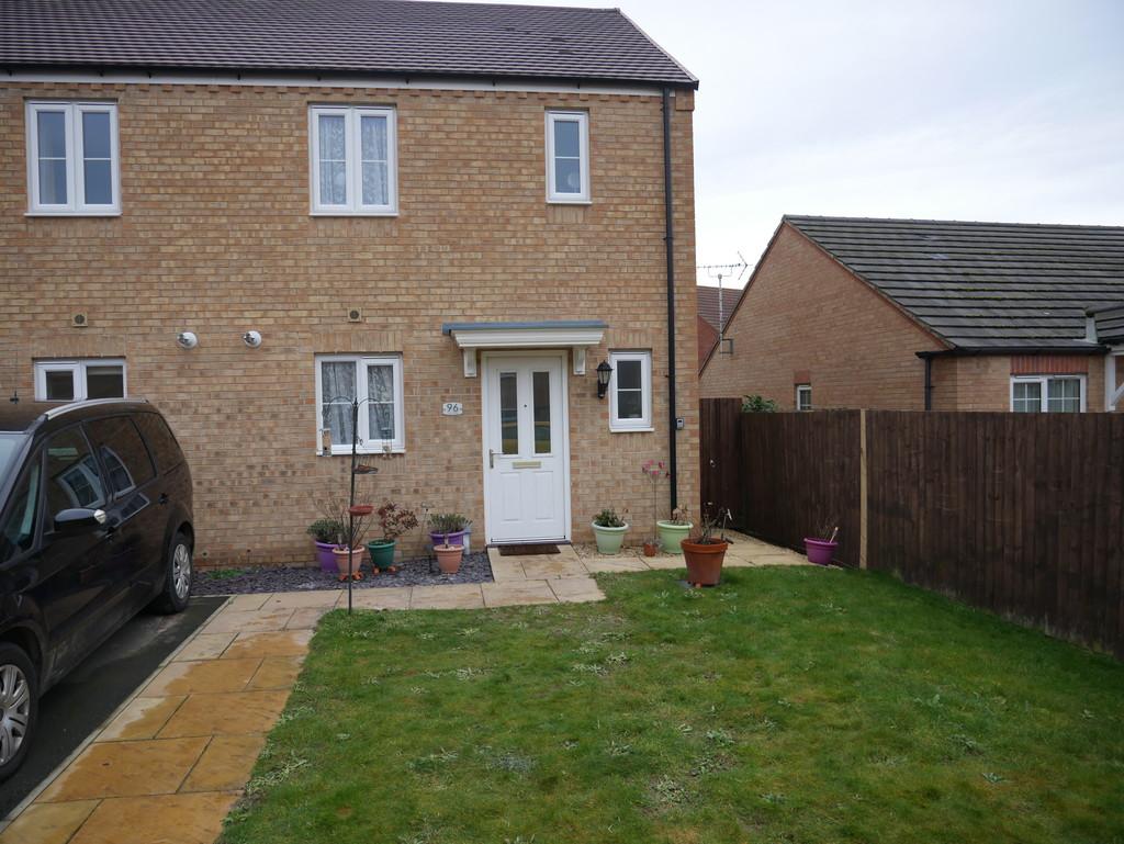 Tyne Close, Spalding 2 bed end of terrace house £152,500