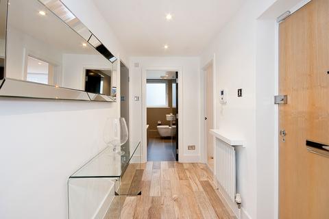 1 bedroom apartment to rent, Britton Street, EC1M