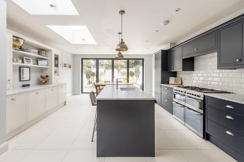 27 Halstead Road, London, E11 2AY