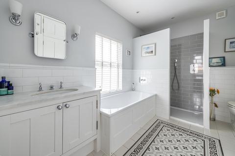 27 Halstead Road, London, E11 2AY
