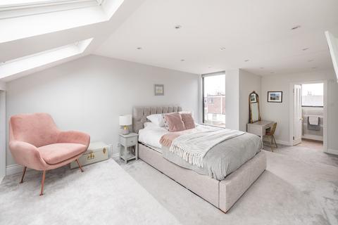 27 Halstead Road, London, E11 2AY