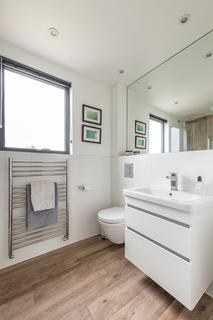 27 Halstead Road, London, E11 2AY