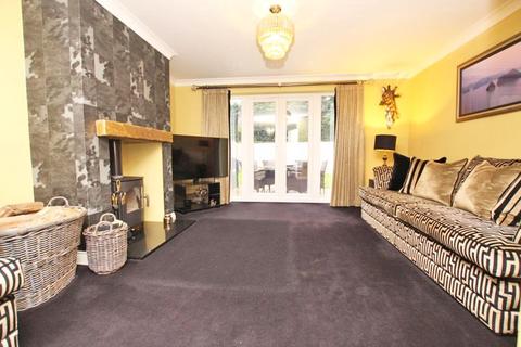 17 Chatsworth Close, Laceby, Grimsby, DN37 7BF