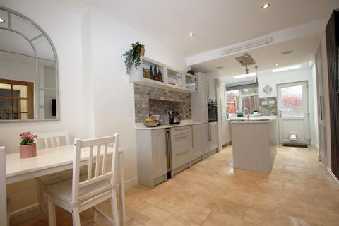21 Barnes Cray Road, Crayford, Dartford, DA1 4NR