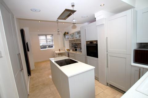 21 Barnes Cray Road, Crayford, Dartford, DA1 4NR