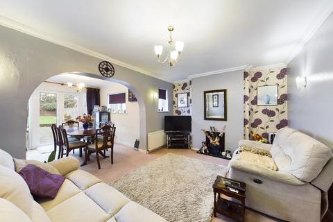 28 Cardinal Road, Ruislip, HA4 9QD