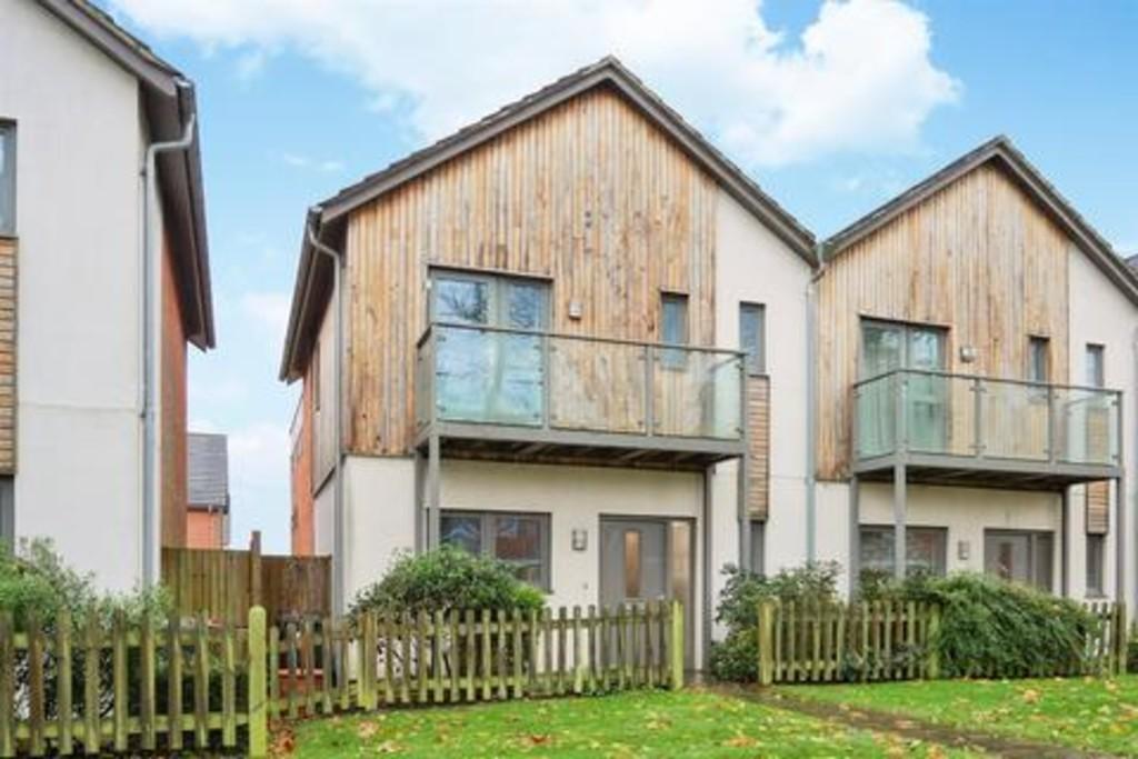 Lloyd Road, Chichester 3 bed terraced house £1,200 pcm (£277 pw)