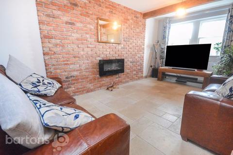 2 Lakeside View, Greasbrough, Rotherham, S61 4EZ