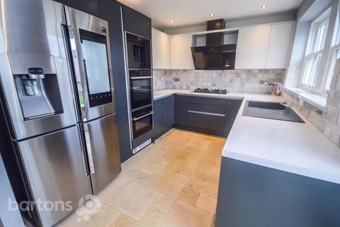 2 Lakeside View, Greasbrough, Rotherham, S61 4EZ