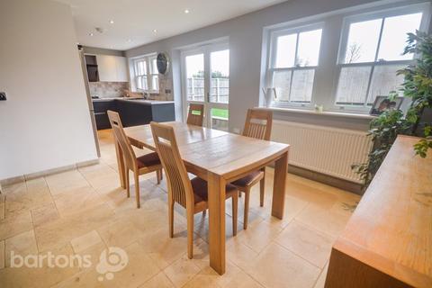 2 Lakeside View, Greasbrough, Rotherham, S61 4EZ