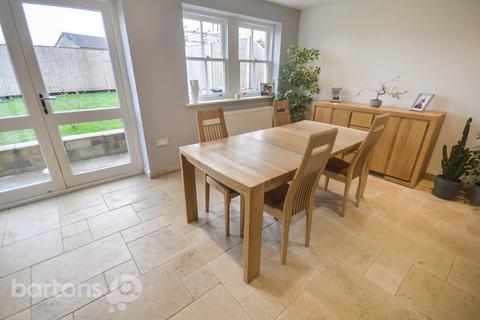 2 Lakeside View, Greasbrough, Rotherham, S61 4EZ