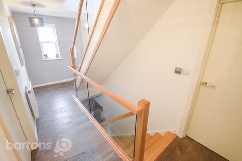2 Lakeside View, Greasbrough, Rotherham, S61 4EZ