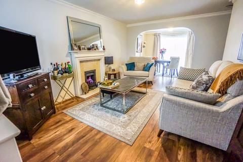 14 Devine Croft, Tipton, DY4 8XJ