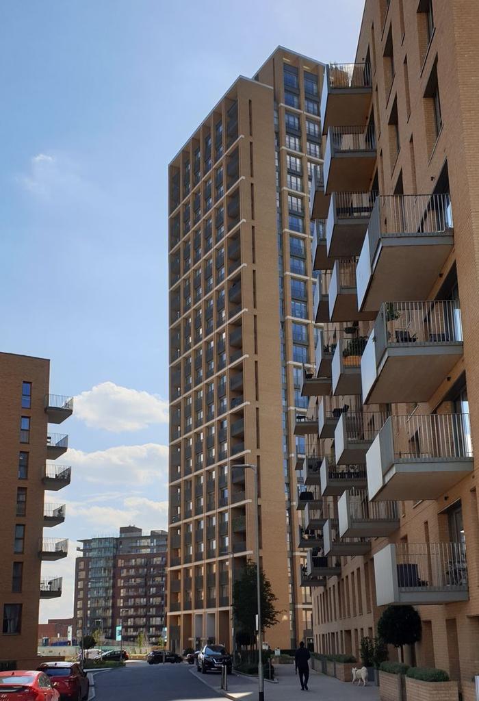 Moorhen Drive, Hendon Waterside, Welsh Harp, London, NW9 1 bed flat £