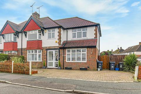 26 Ellesmere Drive, South Croydon, CR2 9EJ