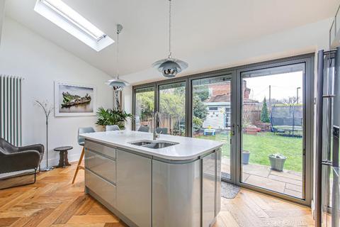 26 Ellesmere Drive, South Croydon, CR2 9EJ