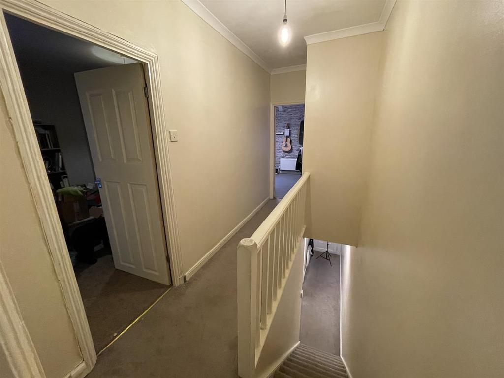 Kelvin Road, Clydach, Swansea 3 bed terraced house for sale £120,000