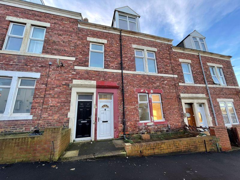 Deckham Terrace, Gateshead NE8 3 bed ground floor flat - £675 pcm (£156 pw)
