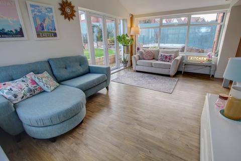 19 Bishops Way, Exeter, EX2 7PF