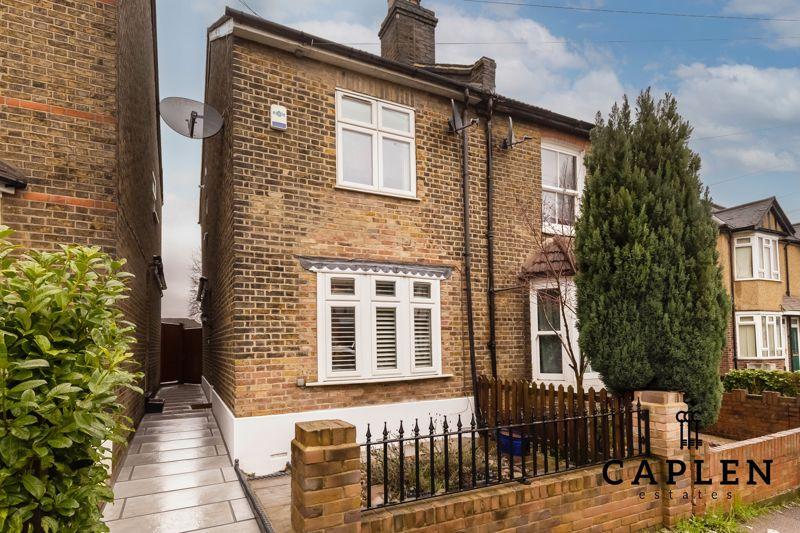 Lower Queens Road, Buckhurst Hill 3 bed semidetached house £625,000