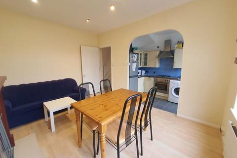 20 Ravenfield Road, London, SW17 8SE