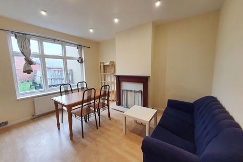 20 Ravenfield Road, London, SW17 8SE