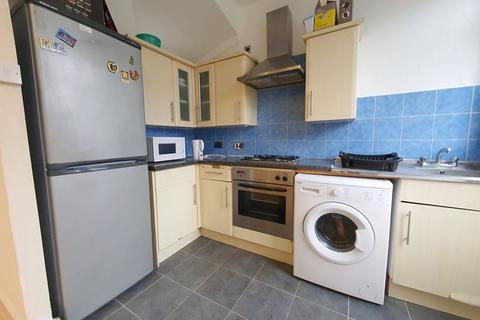 20 Ravenfield Road, London, SW17 8SE