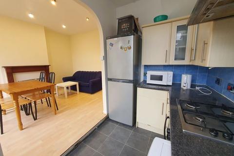 20 Ravenfield Road, London, SW17 8SE