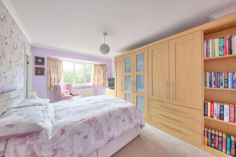 16 Ely Close, New Malden, KT3 4LG